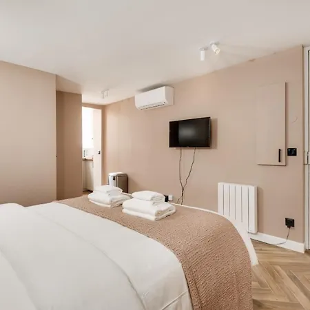 Cozy In The Heart Of Historic Le Marais Paříž