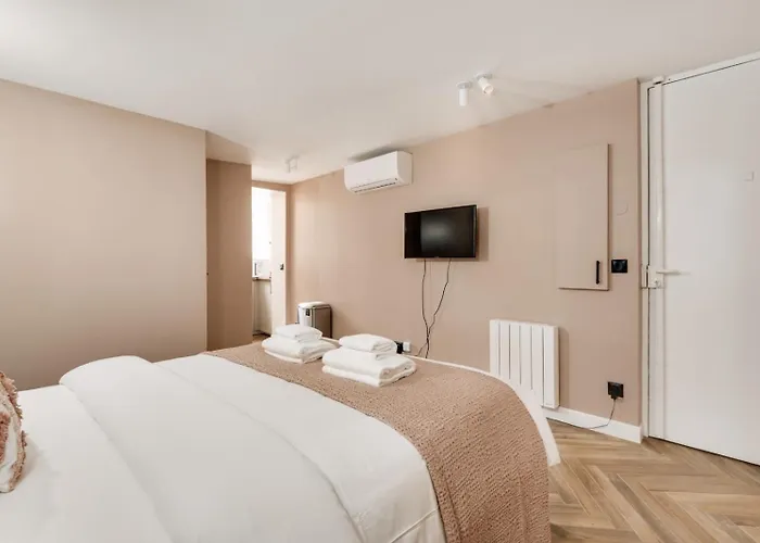 Cozy In The Heart Of Historic Le Marais Paříž
